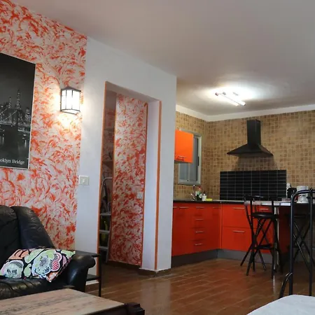 On The And Ocean Sounds דירה Fasnia