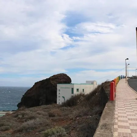 On The And Ocean Sounds דירה